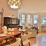 Victoria Apartment