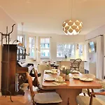 Victoria Apartment *