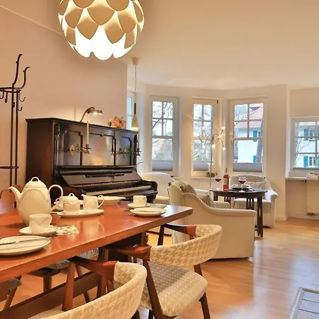Victoria Apartment