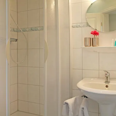 Victoria Boltenhagen (Ostseebad)